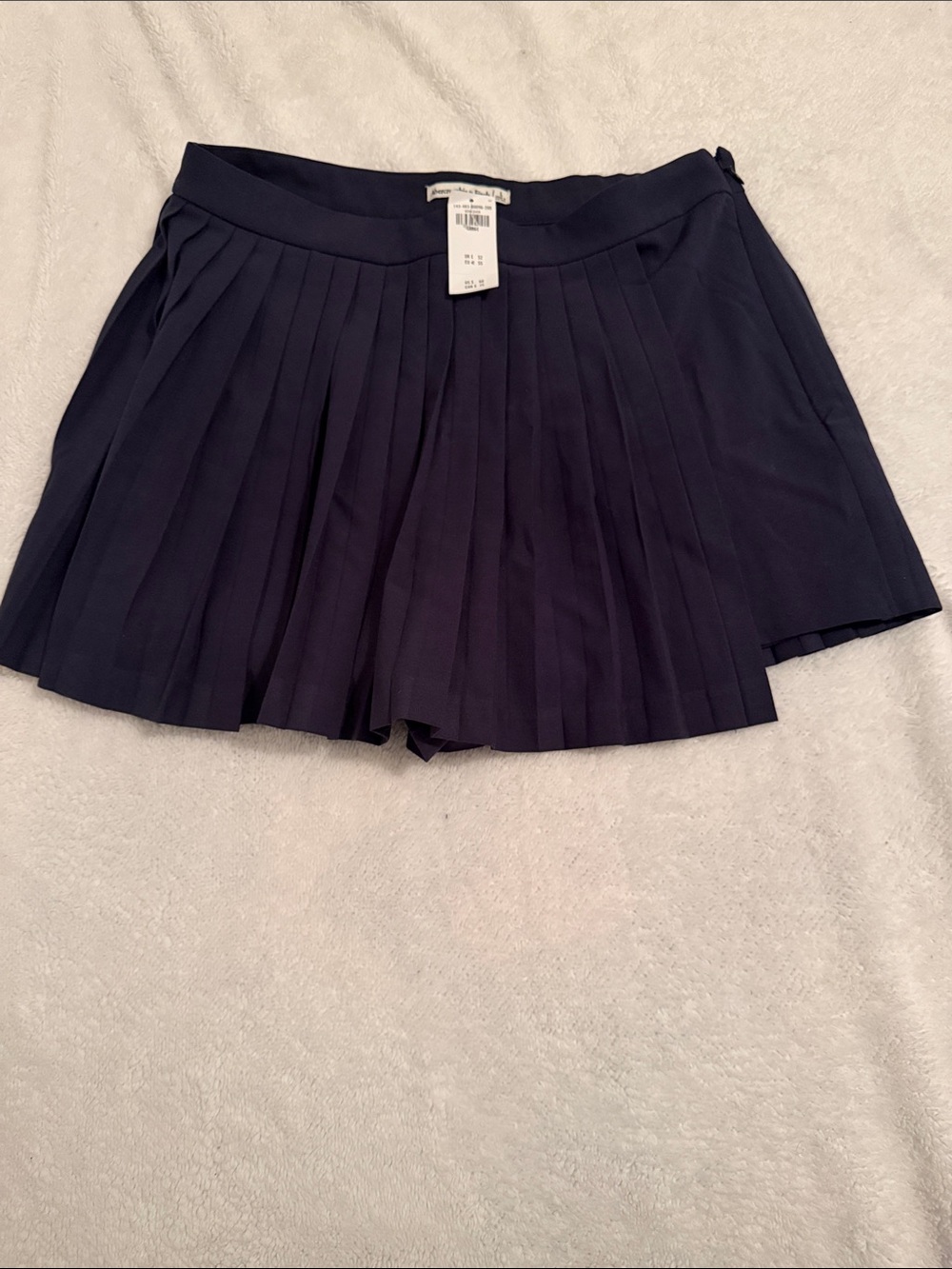 NWT Abercrombie & Fitch Navy Pleated Skort